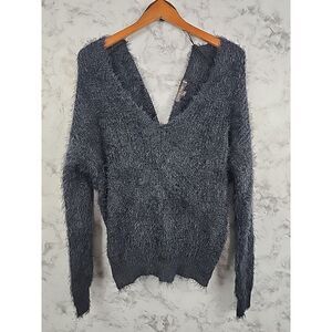 Love Tree Black Sweater Deep V Neck and knotted Twisted Back‎ Size Medium